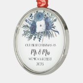 Rustic Navy Blue Floral Rozen Eerste Kerstdag Metalen Ornament (Links)