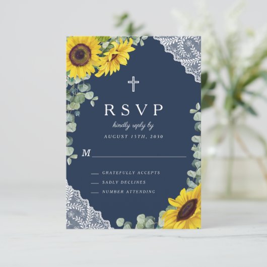 Rustic Navy Blue Floral Sunflower Wedding RSVP Kaartje (Staand voorkant)