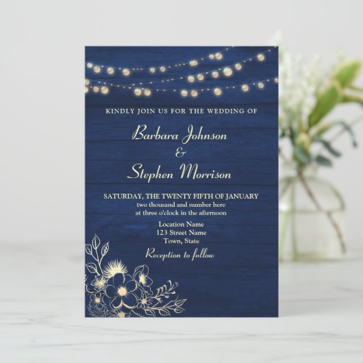 Rustic Navy Blue String Lights Wedding Uitnodiging (Staand voorkant)
