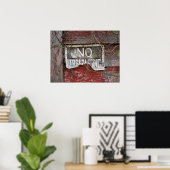 Rustic No Trespassing Sign on Red Barn Poster (Thuiskantoor)
