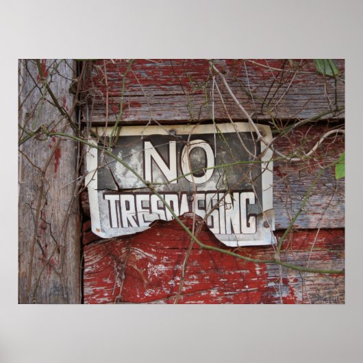 Rustic No Trespassing Sign on Red Barn Poster (Voorkant)