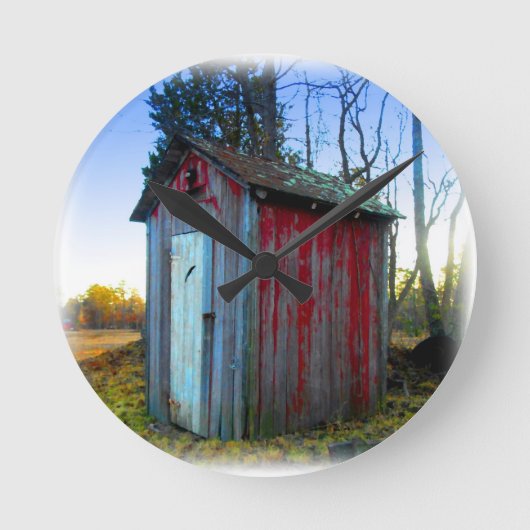 Rustic Old Junk Yard Outhouse Ronde Klok (Voorkant)
