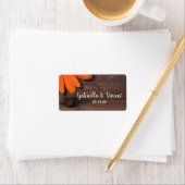 Rustic Oranje Daisy en Barn Wood Country Wedding Etiket (Insitu)