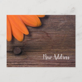 Rustic Oranje Daisy en Barn Wood Nieuw adres Aankondigingskaart