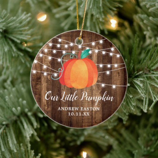 Rustic Our Little Pumpkin Personalized Herfst Baby Keramisch Ornament (Boom)