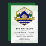 Rustic Outdoorsman 90th Birthday Party Invitation Kaart<br><div class="desc">Een perfecte keuze voor een buitenganger die hield van vissen, jagen of kamperen. Deze 90e verjaardagsuitnodiging bevat een openluchtbadge met een tent in het midden, omgeven door de zon en een dennenboombos. Blauwe en witte strepen symboliseren een rivier of vijver om te vissen. De badge wordt in een roestbruin gescheurd....</div>