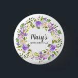 Rustic Paarse Floral 90th Birthday Ronde Button 3,2 Cm<br><div class="desc">Paarse en ivoorwitte rozen creëer een prachtig rustige florale kreet. De naam van de verjaardagsvrouw wordt geschreven in een grote manuscriptdoopvont. 90e verjaardag is hieronder. Dit artikel maakt deel uit van het Paars "Rustic Floral Botanical 90th Birthday collectie". Het bevat vele DIY sjablonen die u snel uitnodigingen en partijbenodigdheden laten...</div>