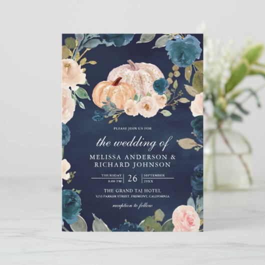 Rustic Peach Floral Pumpkin Navy Blue Wedding Kaart (Staand voorkant)