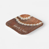 Rustic Pearls en Barn Wood Country Weddenschap Papieren Bordje (Gebogen)