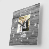 Rustic Personal Wedding Jubileum Foto Wood Vierkante Klok (Hoek)