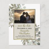 Rustic Pine & Eucalyptus Tan Bewaar de datum Foto Aankondigingskaart (Voorkant)