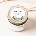 Rustic Pine Forest Personalized Wedding Ronde Sticker<br><div class="desc">Elegante, rustieke trouwstickers met een bos van salie groen & jager groen waterverf pijnbomen. Personaliseer de dennenboom stickers door uw namen of andere aangepaste tekst toe te voegen voor een ontwerp dat perfect is om te gebruiken als trouwenvelopzegels, huwelijksgunstzakken en meer! Ontworpen om te coördineren met onze Rustic Pine Forest...</div>