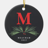 Rustic Pine Monogram met kerstmis Keramisch Ornament (Voorkant)