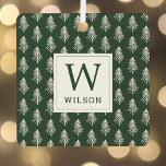 Rustic Pine Trees Monogram Kerstfoto Metalen Ornament<br><div class="desc">Op maat ontworpen kerstfoto ornamenten met rustieke handgetekende stijl bos groen en beige pijnbomen ontwerp met persoonlijke familienaam en foto.</div>