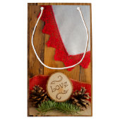 Rustic Pines and Red Lace Bossen Weddenschap Bedan Klein Cadeauzakje (Achterkant)