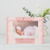 Rustic Pink Burlap & Lace Baby Girl Foto geboorted Aankondiging (Staand voorkant)