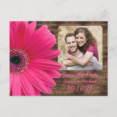Rustic Pink Daisy Wood Foto Weddenschap Save the D Aankondigingskaart (Voorkant)
