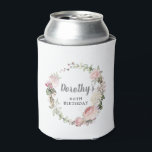 Rustic Pink Floral 80th Birthday Hartelijk dank Blikjeskoeler<br><div class="desc">Zachte blush roze rozen en felroze toppen creëer een prachtig rustieke bloemenkrans. Witte hortensia's bij de bloesem. De naam van de vrouw is geschreven in een groot script lettertype. 80ste verjaardag volgt. Dit artikel maakt deel uit van het 80ste verjaardag Pink Rose Floral collectie. Het bevat veel doe-het-zelf-sjablonen waarmee je...</div>