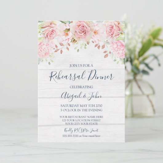 Rustic Pink Floral Spring Rehearsal Dinner Kaart (Staand voorkant)