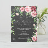Rustic Pink Roses Monogram Krijtbord Huwelijk Kaart (Staand voorkant)
