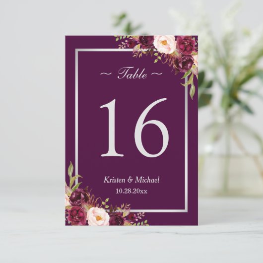 Rustic Plum Paarse Bloem Zilveren Grijs Tafelnumme Kaart (Staand voorkant)