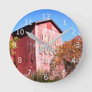 Rustic Red Barn Ronde Klok