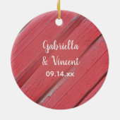 Rustic Red Barn Wood Country Verloving Keramisch Ornament (Achterkant)