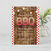 Rustic Red Checkered Vaderdag BBQ Uitnodiging (Staand voorkant)