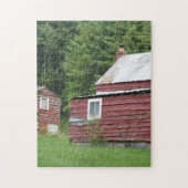 Rustic Red House on Green Hill Legpuzzel (Verticaal)