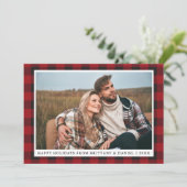 Rustic Red Pset Prettige feestdagen Couple Foto Feestdagenkaart (Staand voorkant)