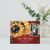 Rustic Red Sunflower Save the Date Photo Briefkaar Aankondigingskaart (Staand voorkant)