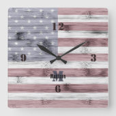 Rustic Red White Blue Wood USA vlag Monogram Vierkante Klok (Voorkant)