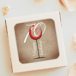 Rustic Red Wine Glass 70th Birthday Vierkante Sticker<br><div class="desc">Rustic Red Wine Glass,  70e verjaardag Klassieke Sticker. Het ontwerp heeft een abstract rood wijnglas met een leeftijdscijfer en op de achtergrond is de leeftijd in witte kleur. De achtergrond is roestbeige oude papieren gedrukte tekst. Geweldig voor een vrouw of een man die de zeventigste verjaardag viert.</div>