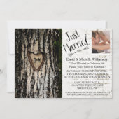Rustic Romantic Tree Post Wedding Photo Uitnodigen Kaart (Voorkant)