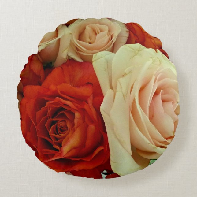 Rustic Rose Bouquet-ROUND SIERKUSSEN Rond Kussen (Voorkant)