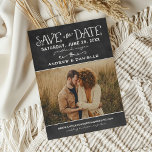 Rustic Script Chalkboard Weddenfoto Black Save The Date<br><div class="desc">De grillige en unieke foto bewaar de data met een blackboard achtergrond en handgeschreven lettertypen met een wit krijt uiterlijk. Personaliseer met de trouwdetails en een favoriete verloving foto.</div>