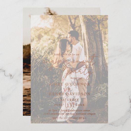 Rustic Script Photo Modern Engagement Party Folie Uitnodiging (Voorkant / Achterkant)