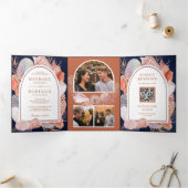 Rustic Seashells Nautical Navy QR Code Weddenschap Drieluik Uitnodiging (Binnen)