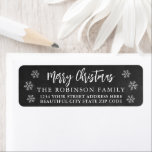 Rustic Snowflake Christmas Return Adreslabel Etiket<br><div class="desc">Rustieke sneeuwvlok krijtbord vrolijk kerstscript kerstvakantie terugkeer adres labels. Voorzien van een "Merry Christmas" script,  sneeuwvlokken op zwart krijtbord of schoolbord achtergrond. Geweldig voor de kerstvakantie,  gemakkelijk te personaliseren met uw namen en retour adres info.</div>