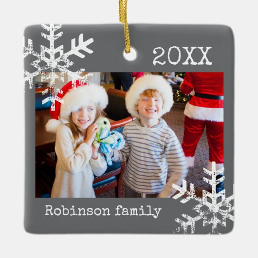 Rustic Snowflake Family Donk Grey Keramisch Ornament (Voorkant)