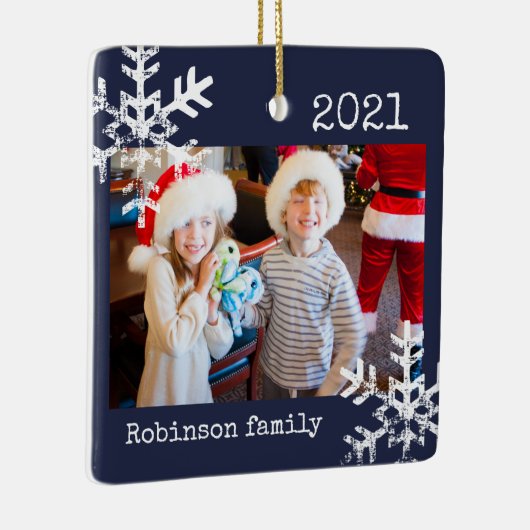 Rustic Snowflake Family Navy Blue Keramisch Ornament (Rechts)