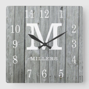 Rustic Specialized Gray Wood Farmhouse Monogram Vierkante Klok