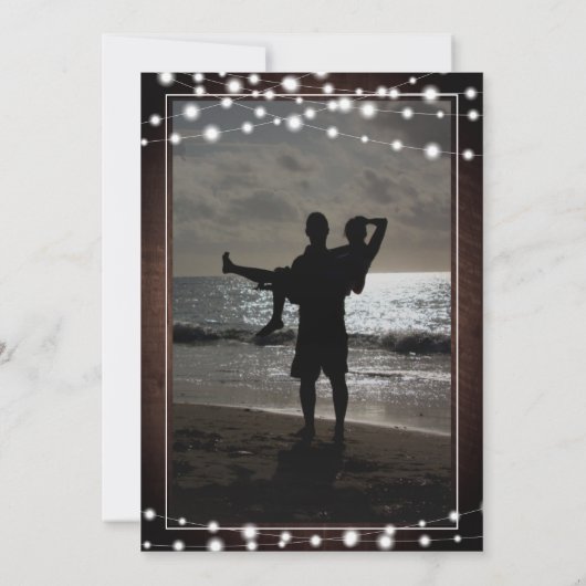 Rustic String Lichten 2-foto-bruiloft uitnodigen Aankondiging (Achterkant)