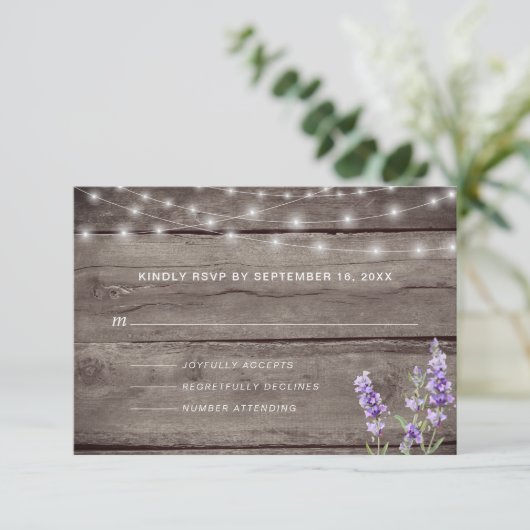 Rustic String Lights Lavender RSVP Kaartje (Staand voorkant)