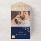 Rustic String Lights Navy en Gold Wedding All In One Uitnodiging (Buitenkant)