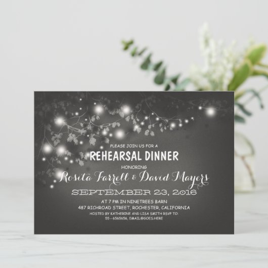 Rustic String Lights Romantic Rehearsal Dinner Kaart (Staand voorkant)