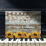Rustic Sunflower Barn Wedding Save the Date Aankondigingskaart<br><div class="desc">Rustic Sunflower & String Lights Barn Wedding,  sparen de datumaankondigingen.</div>