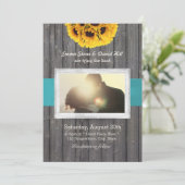 Rustic Sunflower Barn Wood Aangepast fotohuwelijk Kaart (Staand voorkant)