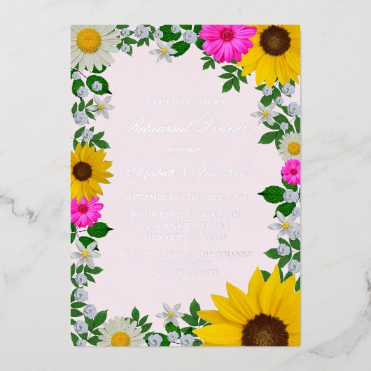 Rustic Sunflower Daisy Floral Rehearsal Dinner Folie Uitnodiging (Voorkant)