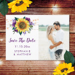 Rustic Sunflower Licht Paarse foto sparen de datum Save The Date<br><div class="desc">Deze sparen de datumkaarten kenmerken rustige waterverf zonnebloem en paarse florale roos ontwerp met koordlichten. Zij maken deel uit van een collectie dat een volledig assortiment van huwelijksuitnodigingen en -briefjes omvat. Pas ze aan met je eigen tekst en foto. Ga naar onze winkel om het volledige assortiment objecten te bekijken...</div>